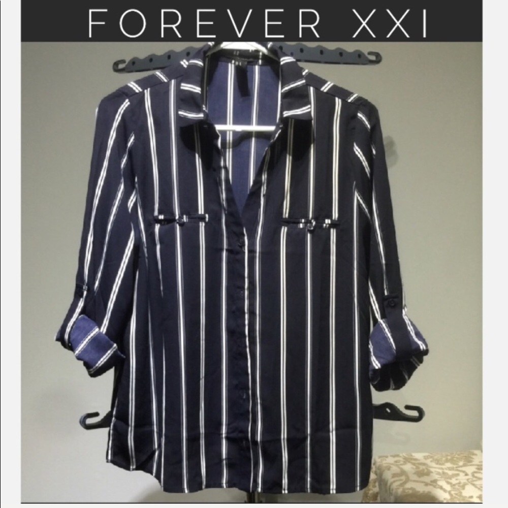 🆕NWOT Forever 21 White Navy Stripe Button Up
